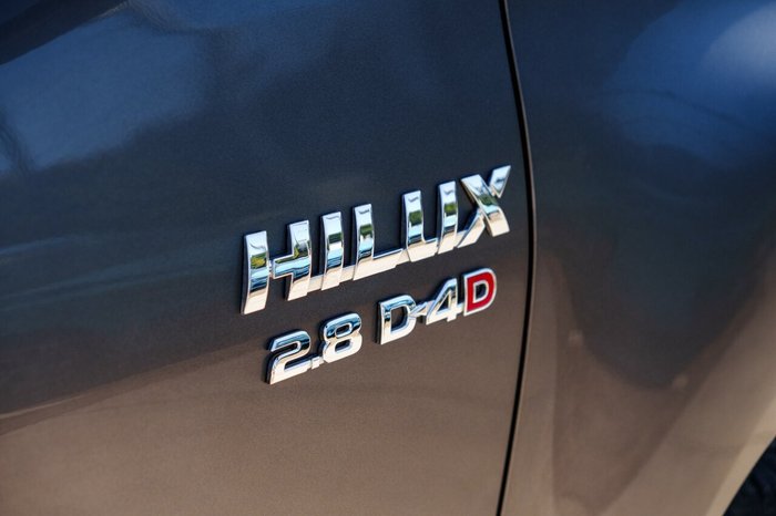 2023 Toyota Hilux SR5
