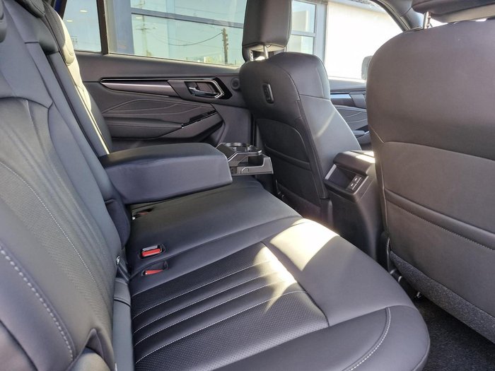 2025 Isuzu MU-X LS-T