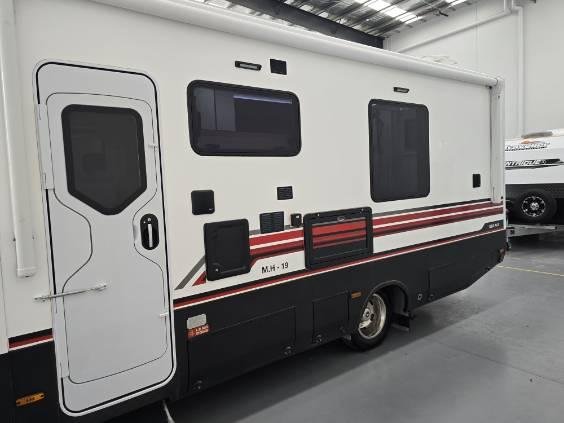 2024 New Age Caravans NAM8(Queen Bed)