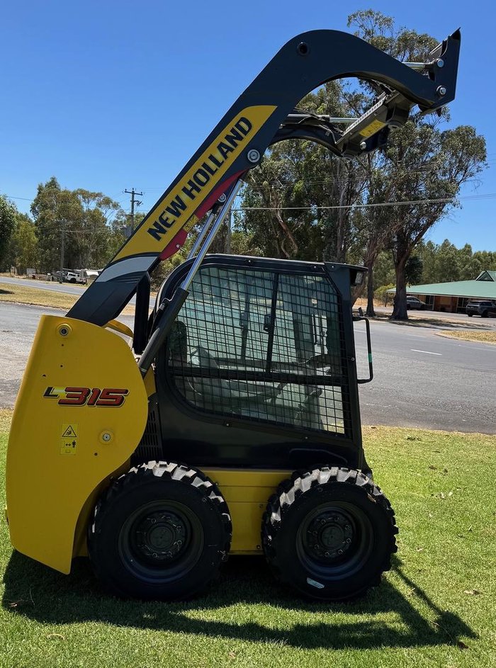 2024 New Holland L315 Yellow