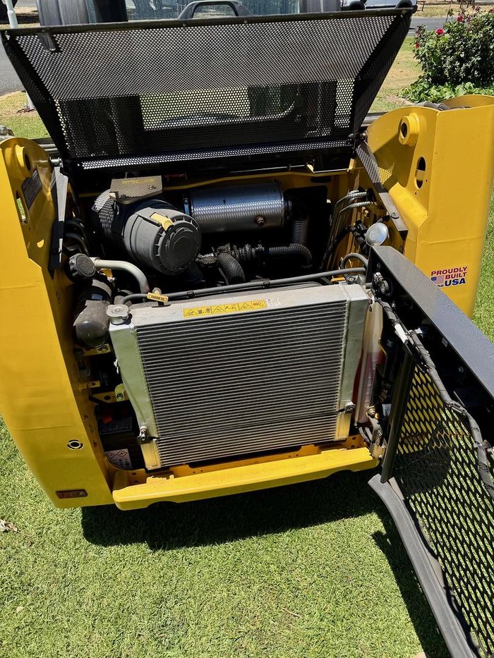 2024 New Holland L315 Yellow