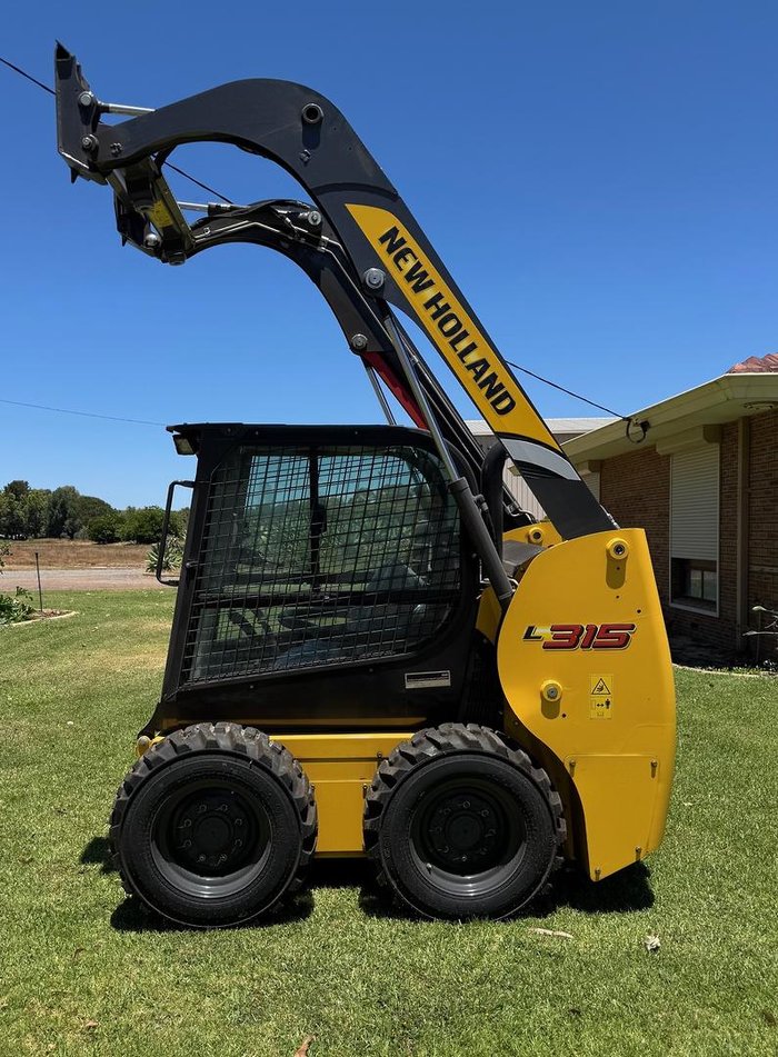 2024 New Holland L315 Yellow