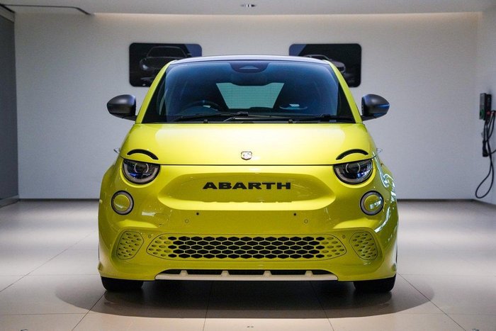2023 Abarth 500e Turismo