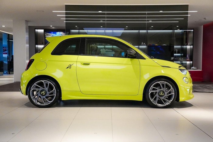 2023 Abarth 500e Turismo