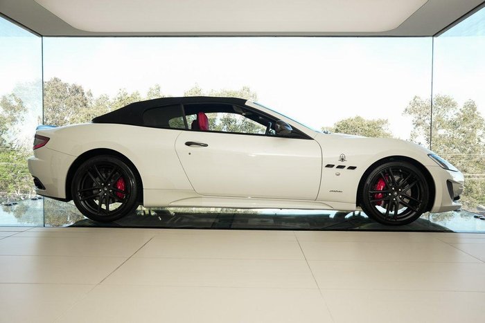 2015 Maserati GranCabrio Sport