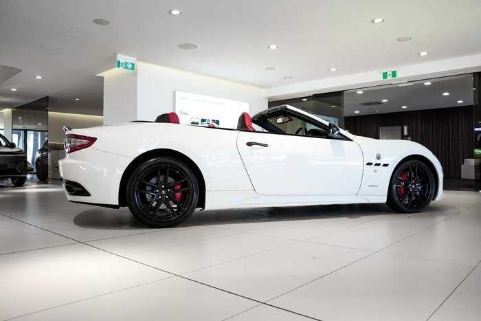 2015 Maserati GranCabrio Sport