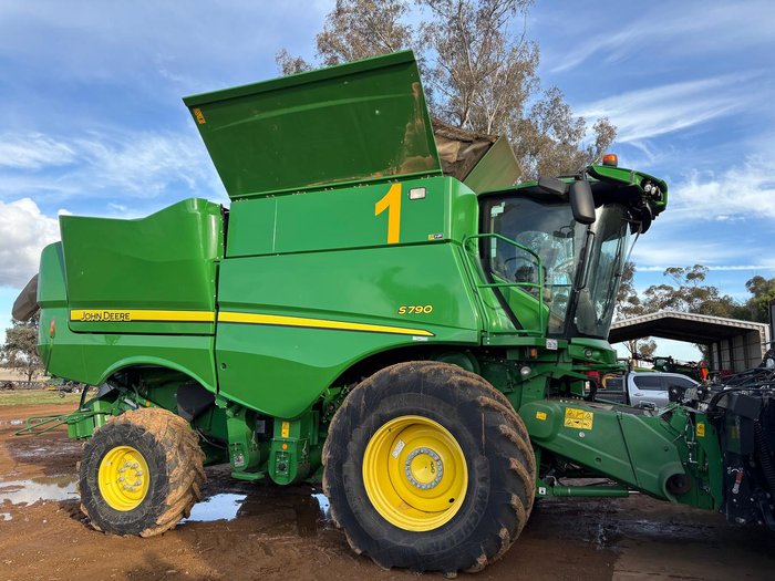 2019 John Deere S790 Green