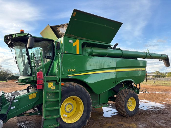 2019 John Deere S790 Green