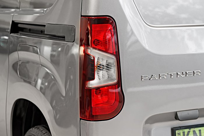 2021 Peugeot Partner 130 THP
