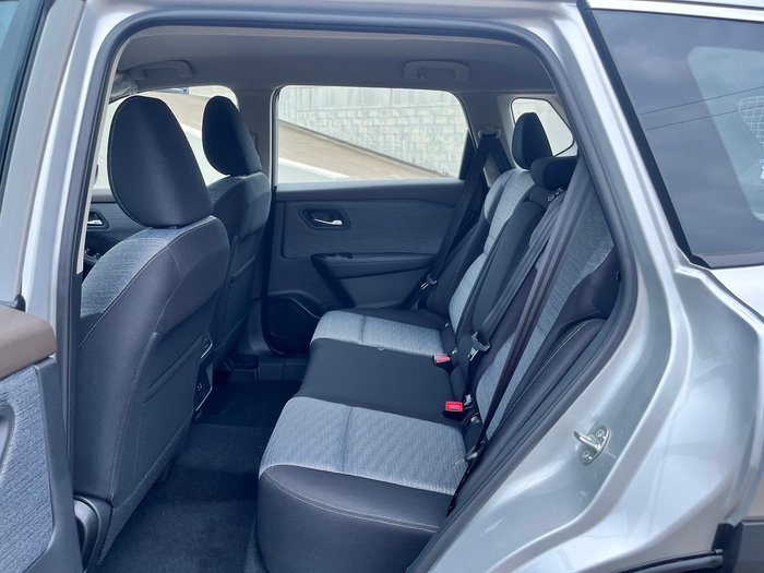2025 Nissan X-TRAIL ST