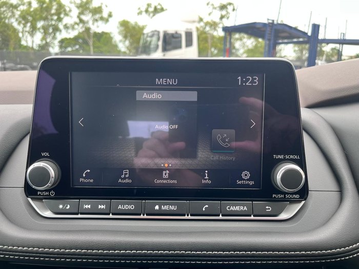2025 Nissan X-TRAIL ST
