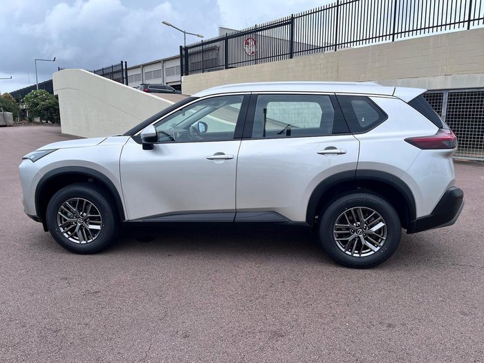 2025 Nissan X-TRAIL ST