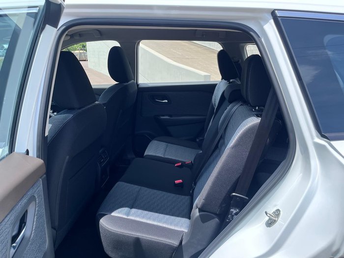 2025 Nissan X-TRAIL ST