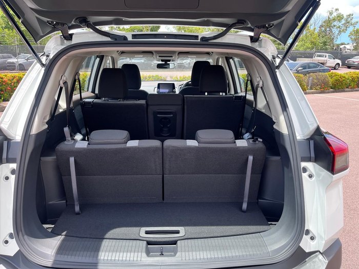 2025 Nissan X-TRAIL ST