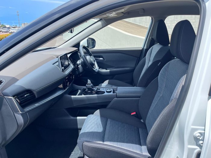 2025 Nissan X-TRAIL ST