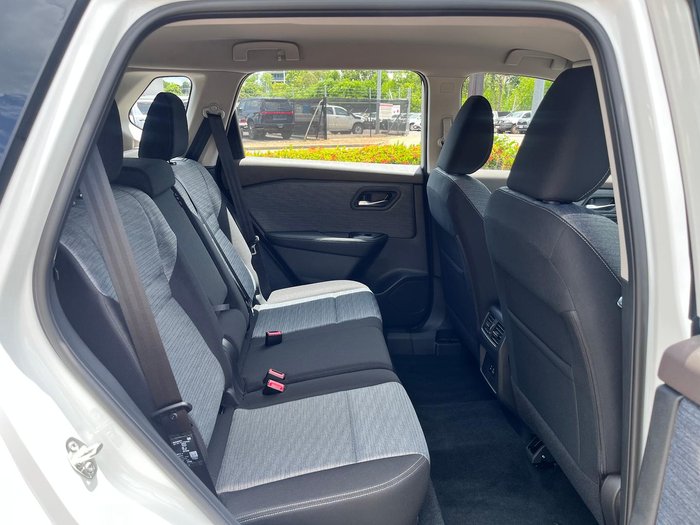 2025 Nissan X-TRAIL ST