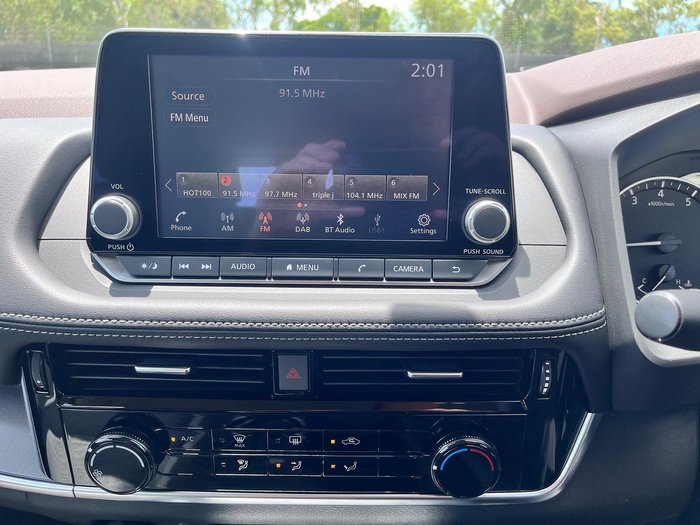 2025 Nissan X-TRAIL ST