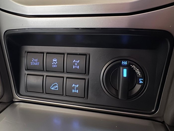 2021 Toyota Landcruiser Prado VX