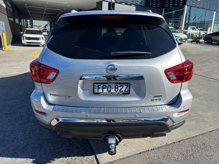 2019 Nissan Pathfinder ST-L