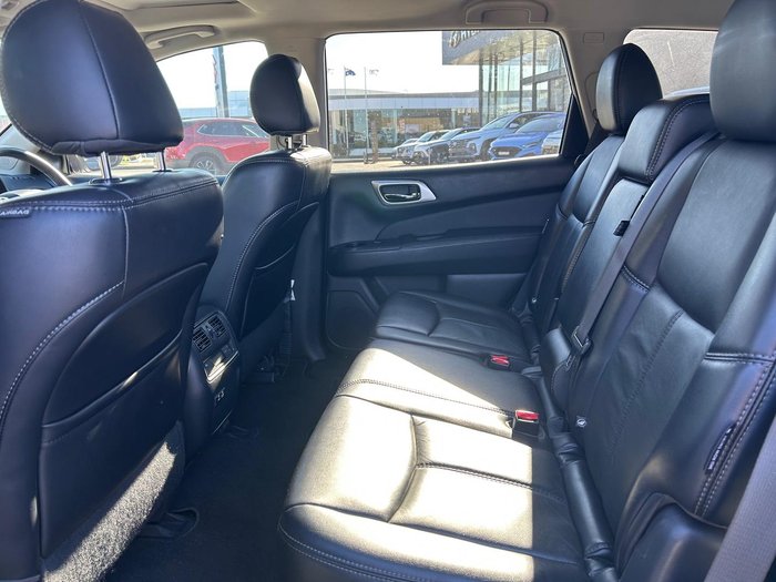 2019 Nissan Pathfinder ST-L
