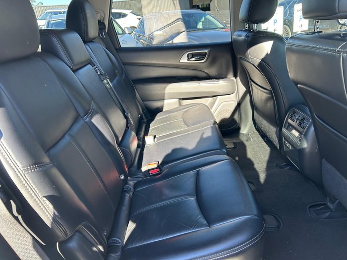 2019 Nissan Pathfinder ST-L
