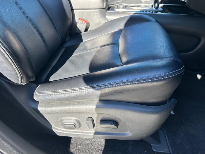 2019 Nissan Pathfinder ST-L