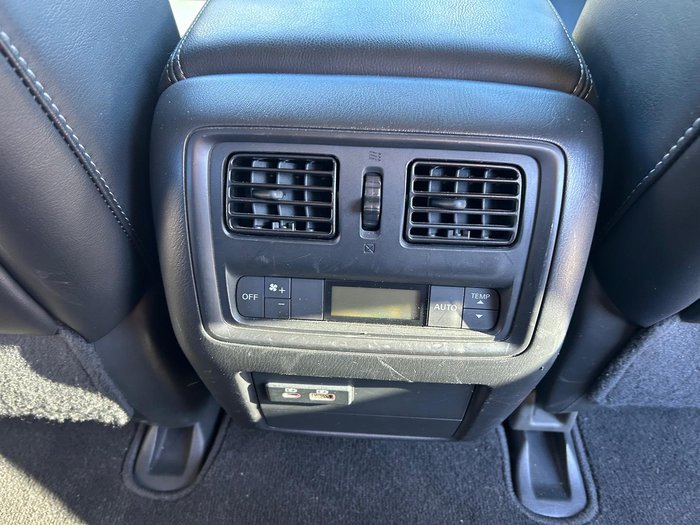 2019 Nissan Pathfinder ST-L