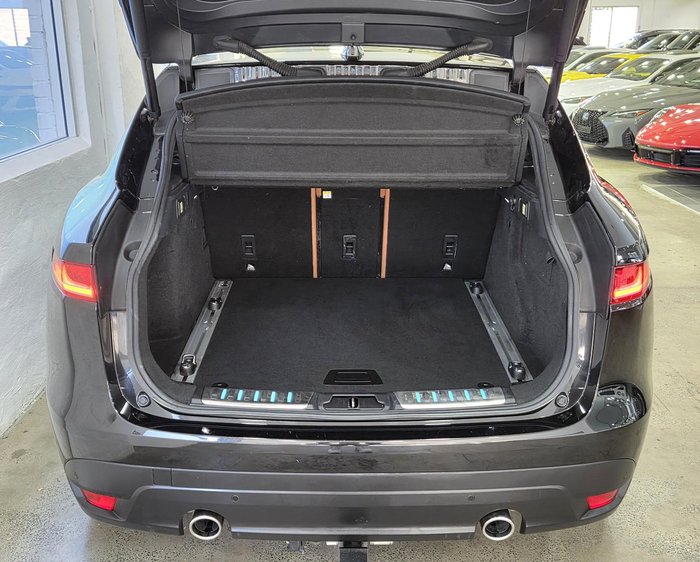 2016 Jaguar F-PACE 30d Portfolio