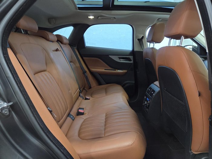 2016 Jaguar F-PACE 30d Portfolio