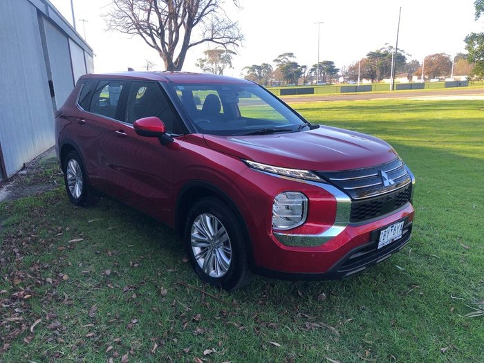2024 Mitsubishi Outlander ES