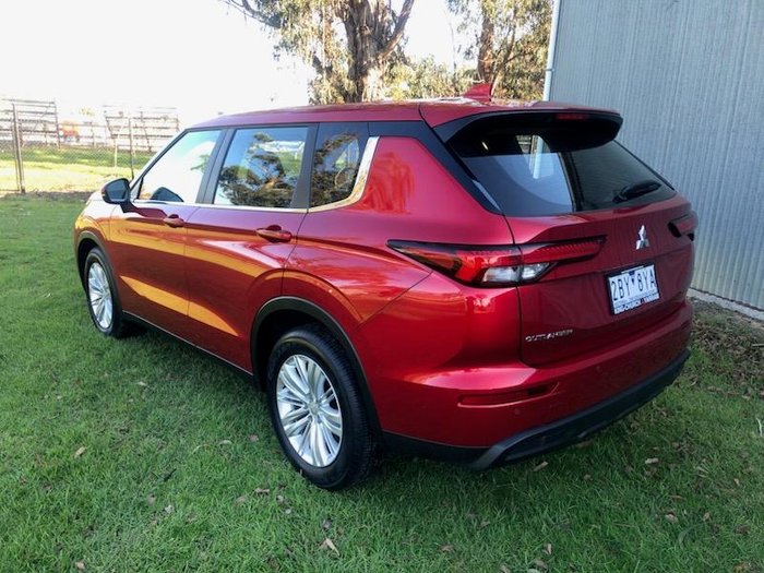 2024 Mitsubishi Outlander ES