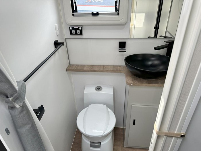 2023 JB Caravans Scorpion Sting 22'6 Family Bunk