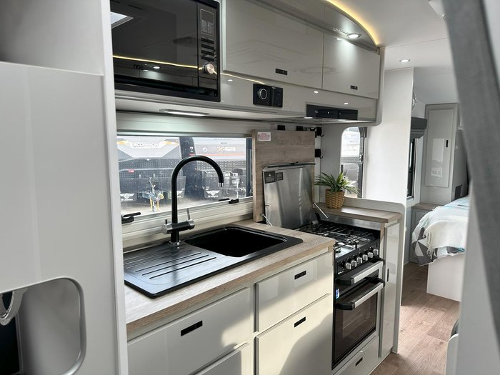 2023 JB Caravans Scorpion Sting 22'6 Family Bunk