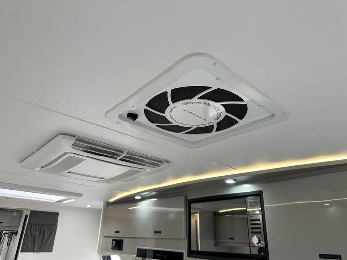 2023 JB Caravans Scorpion Sting Air 21'6