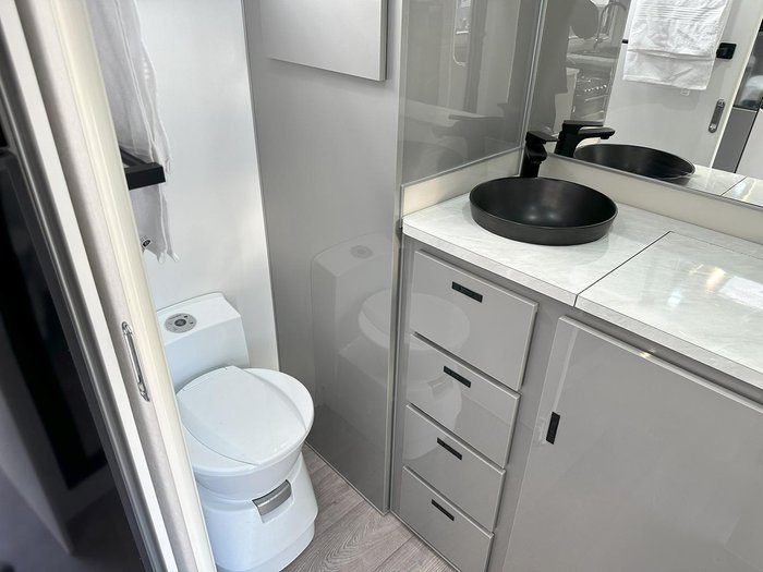 2023 JB Caravans Scorpion Sting Air 21'6