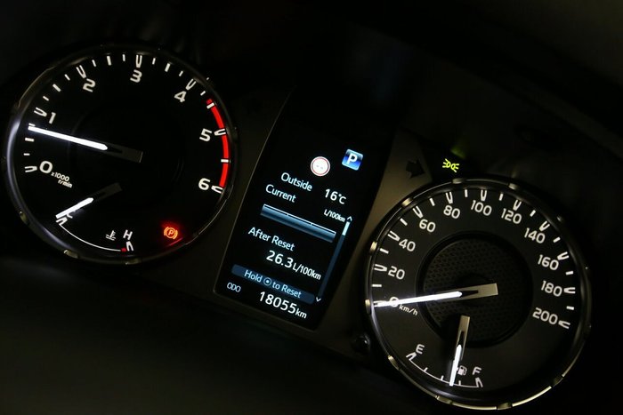 2024 Toyota Hilux SR
