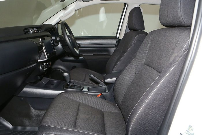 2024 Toyota Hilux SR