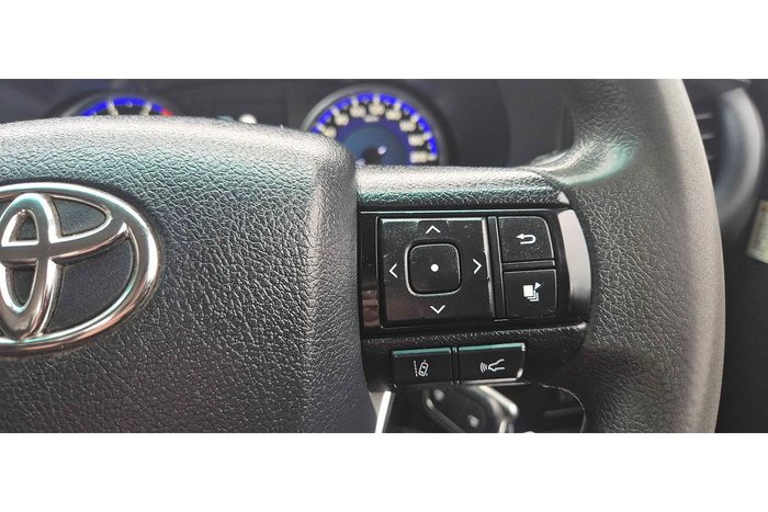 2019 Toyota Hilux SR