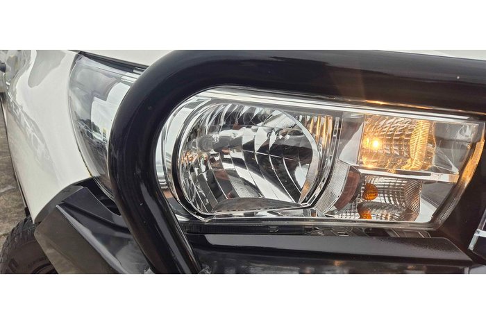 2019 Toyota Hilux SR