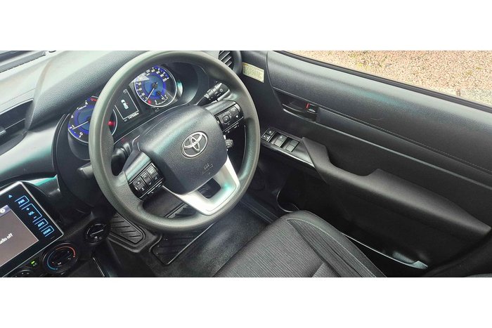 2019 Toyota Hilux SR