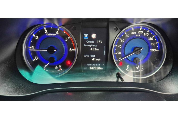 2019 Toyota Hilux SR