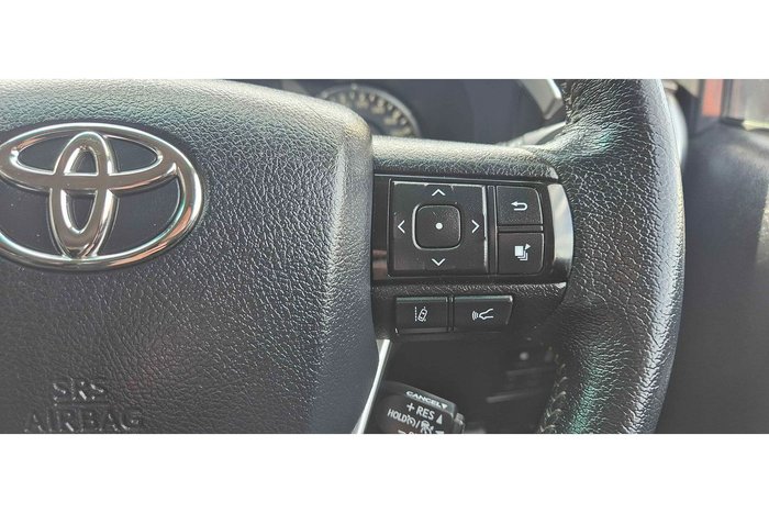 2022 Toyota Hilux SR5