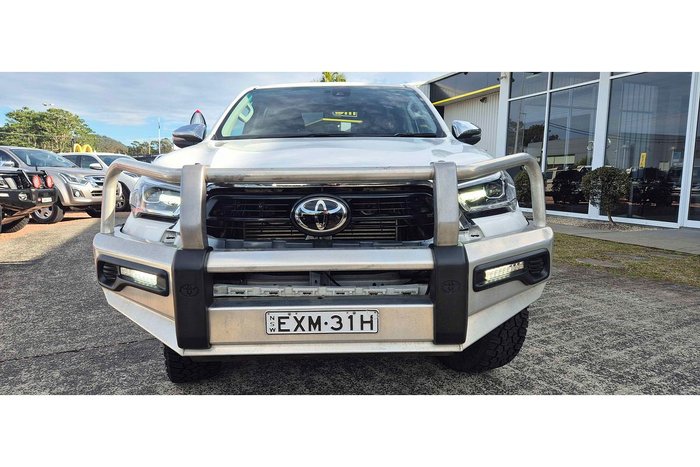 2022 Toyota Hilux SR5