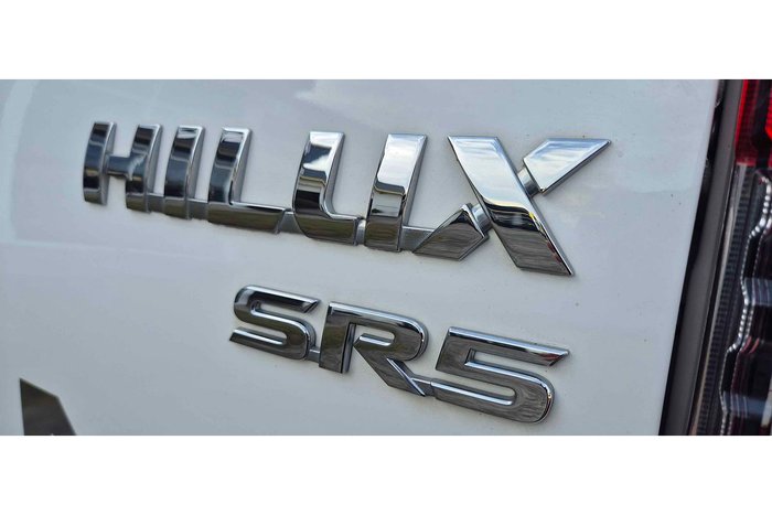2022 Toyota Hilux SR5