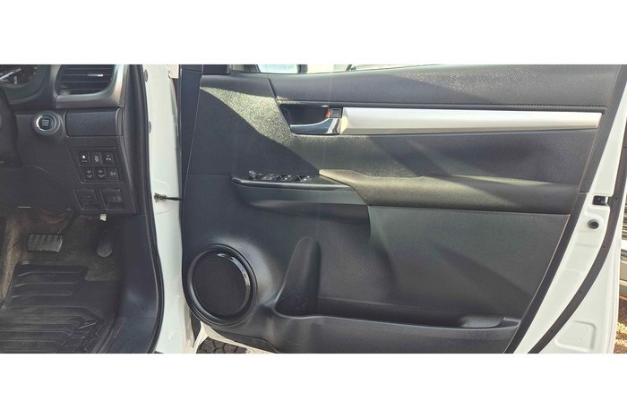 2022 Toyota Hilux SR5