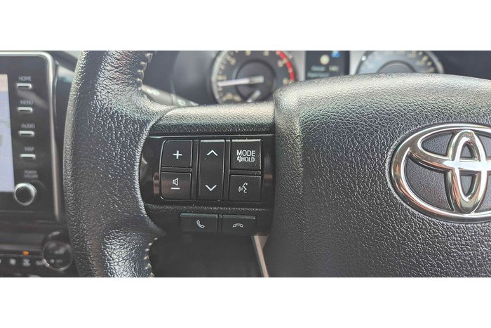 2022 Toyota Hilux SR5