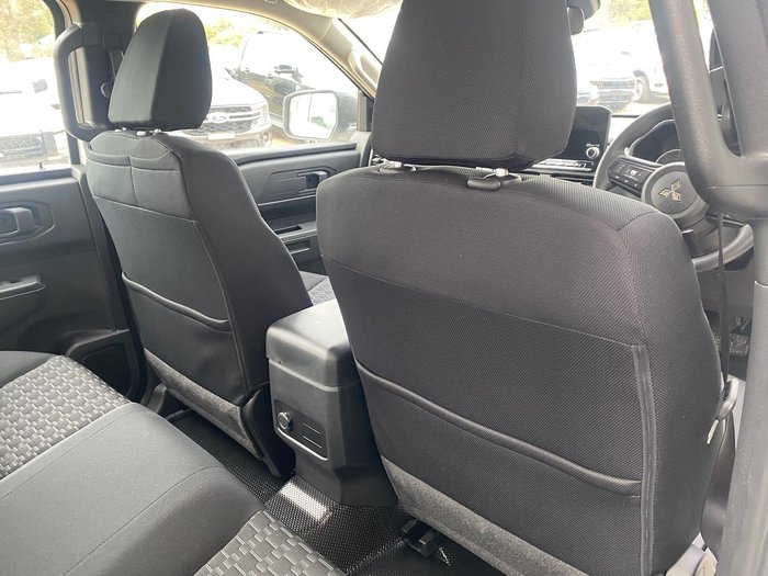 2025 Mitsubishi Triton GLX