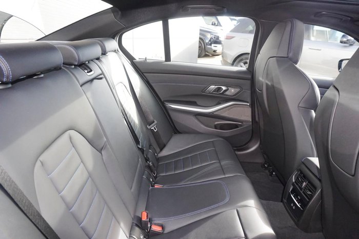 2024 BMW 3 Series 330i M Sport