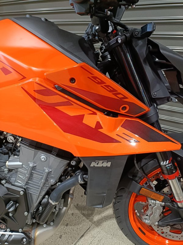 2024 KTM 990 DUKE ORANGE