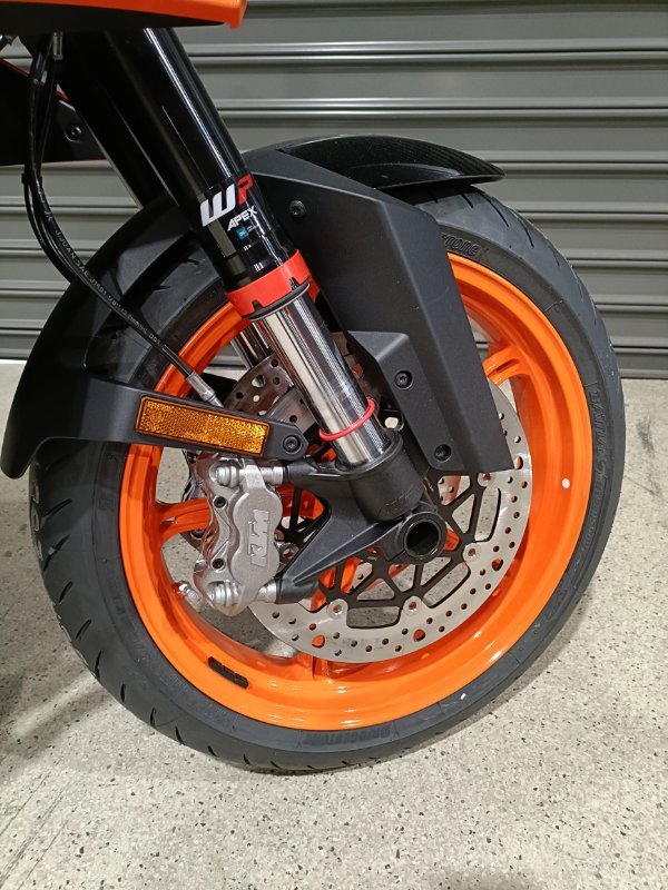 2024 KTM 990 DUKE ORANGE
